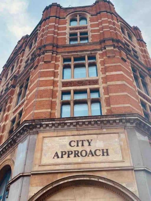 Large 3 Bed 3 Bathrooms Penthouse With Terrace And City Views In London Exterior photo