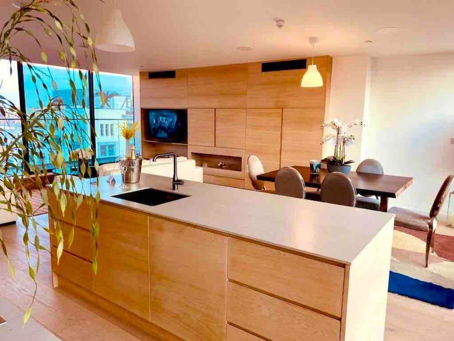 Large 3 Bed 3 Bathrooms Penthouse With Terrace And City Views In London Exterior photo
