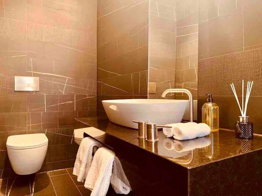Large 3 Bed 3 Bathrooms Penthouse With Terrace And City Views In London Exterior photo